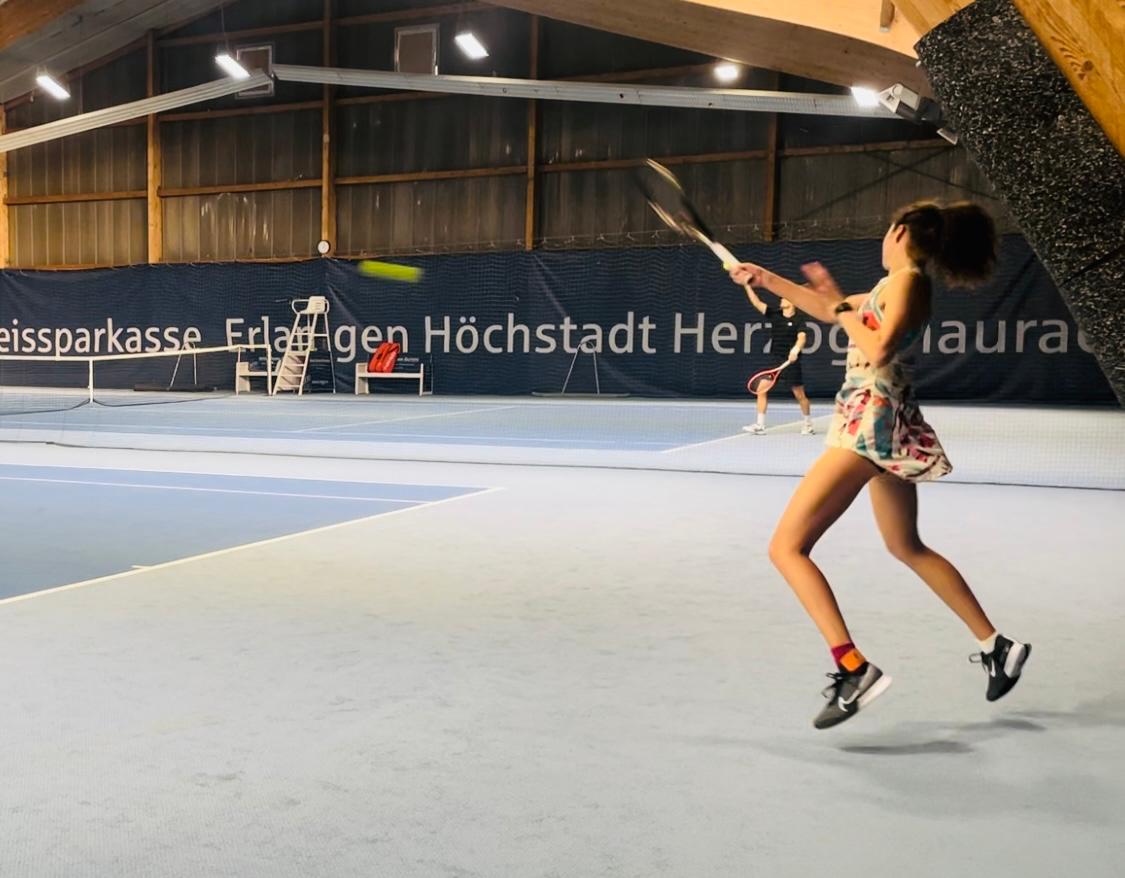 Halbfinalistin Lerzer